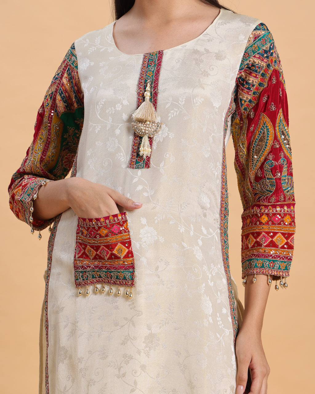 Avira - White Jacquard Multi-Sleeve